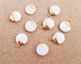 Lot de 2 pendentifs coquillage nacre naturel pastille blanc et plaqué or 16x13x4mm