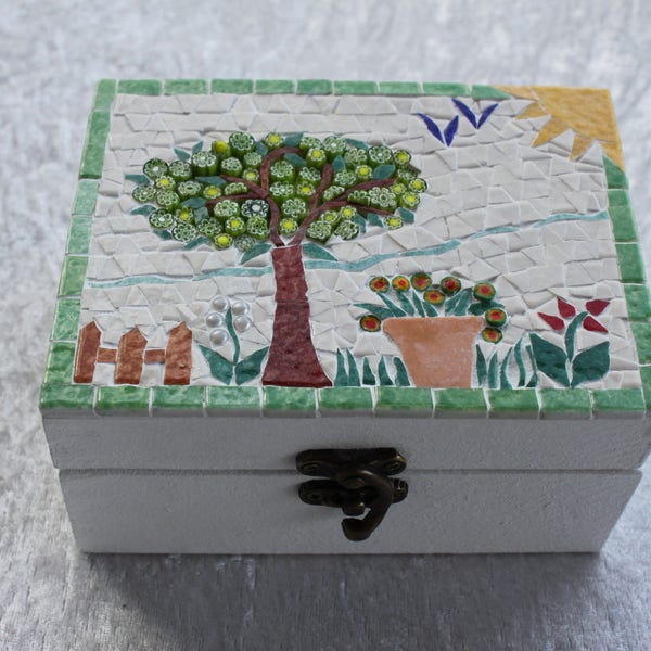 Boîte rectangulaire en mosaïque et verre de Murano "Paysage d'été".