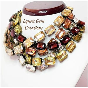 Collares estilo Anna Wintour, Gargantilla georgiana color vino, Gargantilla de cristal amarillo, Collar Riviere con sombras doradas, Collares llamativos