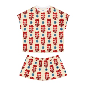 Rode pyjamaset met bloemenstreeppatroon | Kort slaapshirt en short