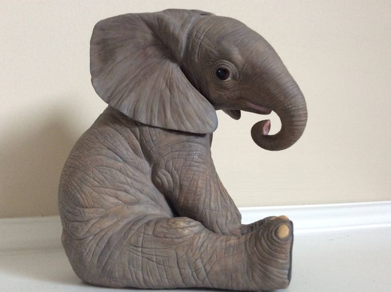 Lenox Endangered African Elephant Calf 1991 Figurine Smithsonian Collection.