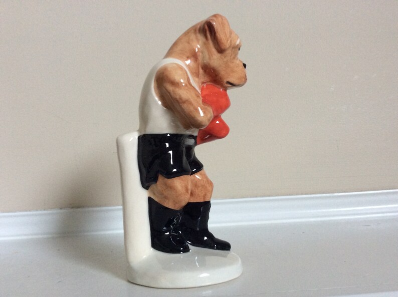 John Beswick \u201cIt\u2019s a Knockout\u201d figurine The Sporting Character Collection #412. Royal doulton