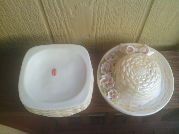 Pretty and  Practical Glossy Storage Container wi… - image 3