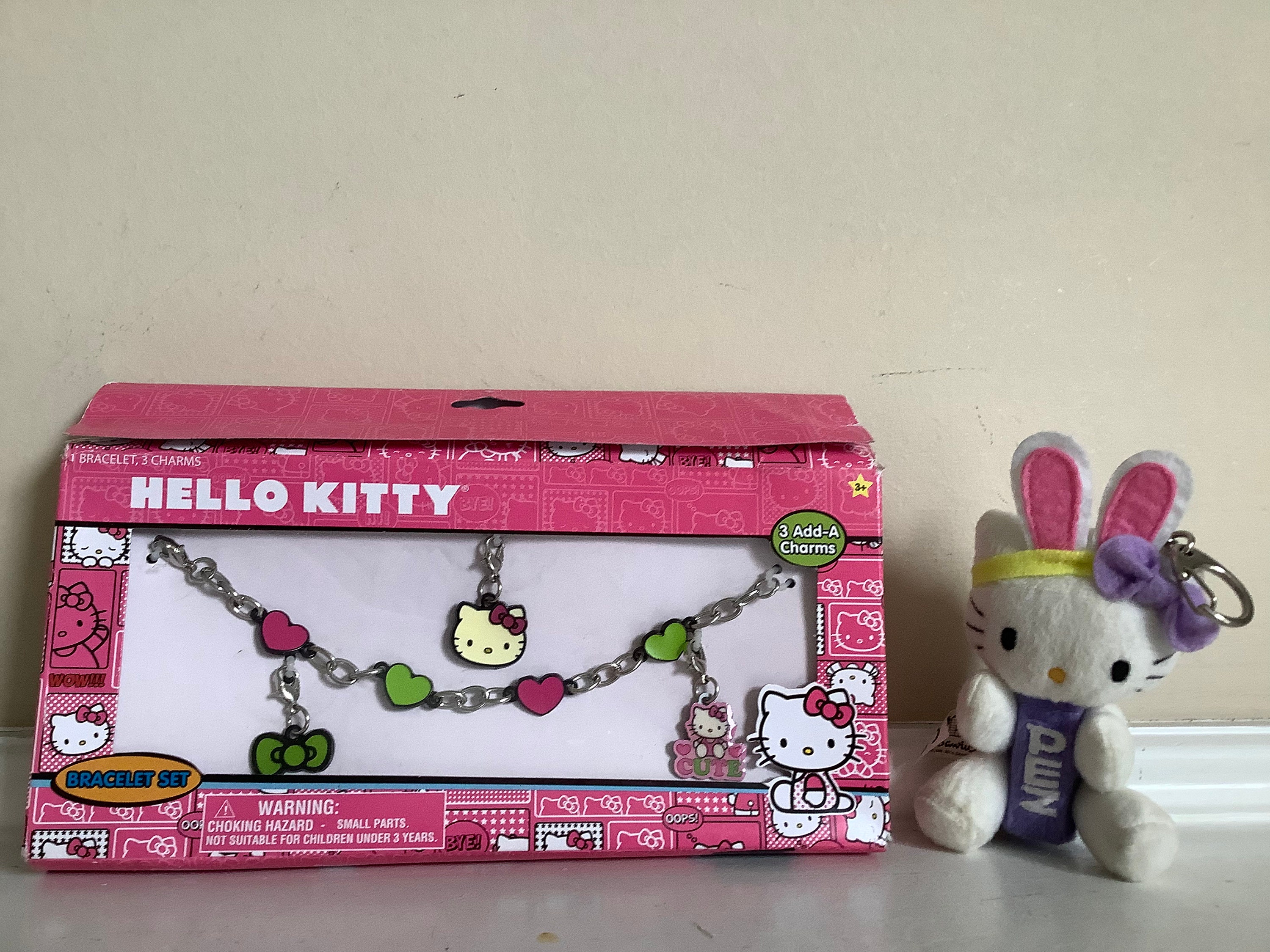 A New Vtg Hello Kitty 3 Charms With Green and Pink Hearts 