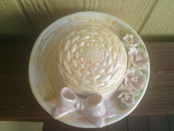 Pretty and  Practical Glossy Storage Container wi… - image 5