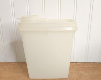 Junior Tupperware Cereal Store-n-Pour Vintage~ #499-3 ~