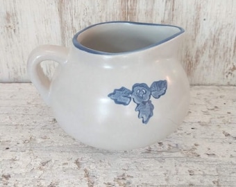 Pfaltzgraff Yorktowne Dinnerware Small Gravy Boat Blue Floral Pattern