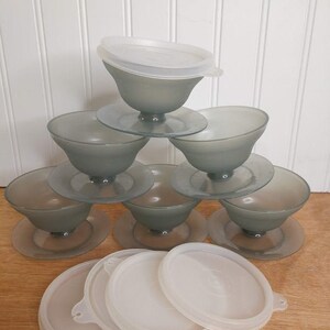 Tupperware Vintage Dessert Pudding Cups 4 oz Set of 6 Charcoal Gray with Lids