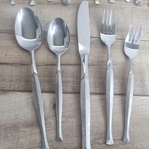 MCM Stanley Robert Stainless “SPARTAN” Flatware Japan Place Setting 4