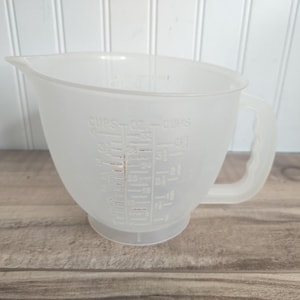 Vintage Tupperware Mix N Store #1288 4-Cup Measuring Batter Bowl