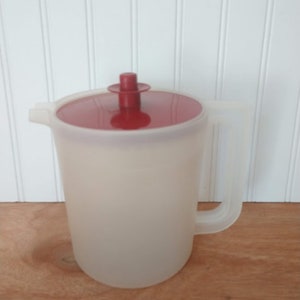 Vintage Tupperware 1676- Red Lid & Clear Go Between Pitcher