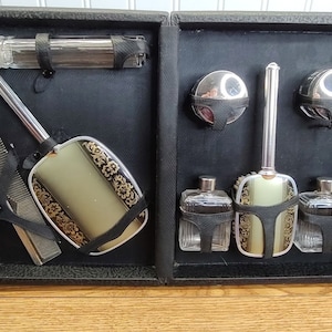 RARE 1940&#39;s (?)Train Travel Vanity Case COMPLETE with Accessories ~ Vintage Luggage ~ Antique Train Case with Mirror