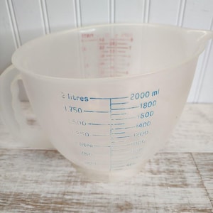 Tupperware 8-Cup Mix N Store #500-7 Measuring Batter Bowl