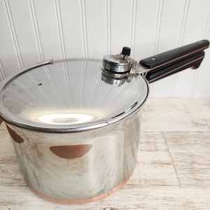Vintage Pre 1968 Revere Ware 1801 4Qt Dial Gauge Pressure Cooker NO Inside Trivet