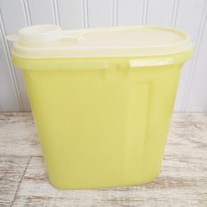 Tupperware 2QT Buddy Pitcher #587 NO Handle