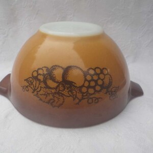 Pyrex &quot; Old Orchard Brown &quot; 1 1/2 Pint #441