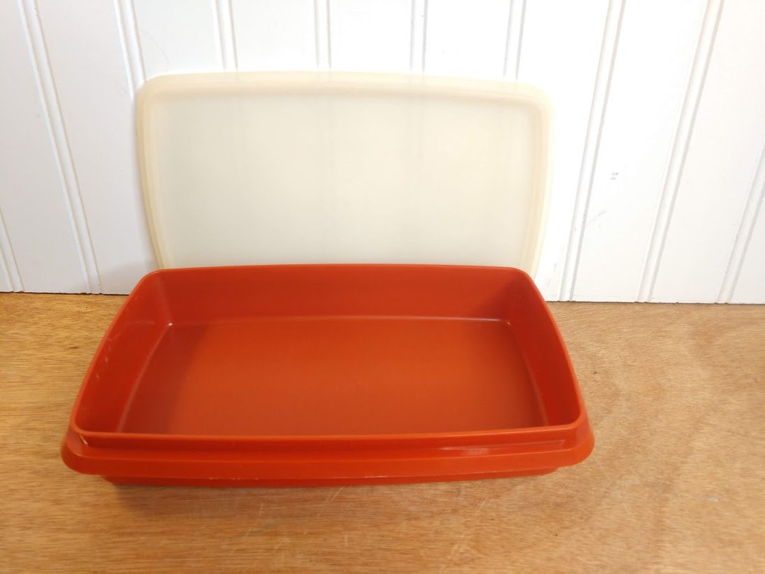 Tupperware 816 Deli Keeper / Bacon Storage Meat Tenderizer Container