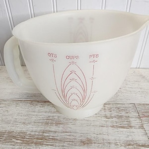 Tupperware 8-Cup Mix N Store #500-7 Measuring Batter Bowl
