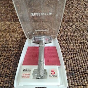 Gillette Slim Adjustable Case - Etsy