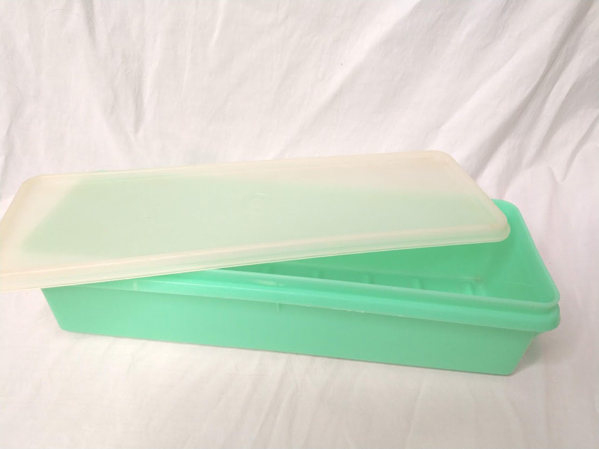 Vintage Tupperware Green Celery Storage 892 Vegetable Crisper Keeper