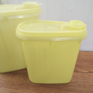 JR Buddy Vintage Tupperware 792 Beverage Buddy Slim Pitcher Container Pour Top 1 Quart