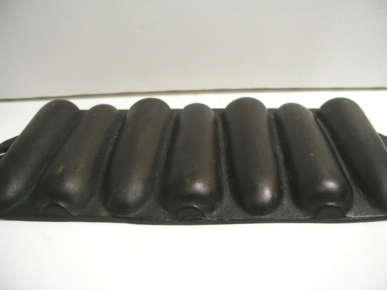 Vintage Cast Iron Cornbread stick muffin pan 7 corn cobs MADE Etsy
