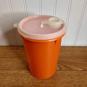 Tupperware Handolier Canister 321 with Pour Lid