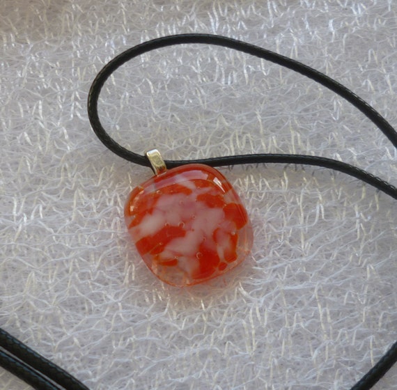 Red top glass pendant
