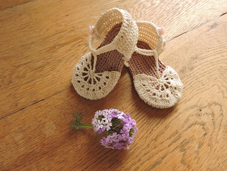 Cream baby sandals crochet pattern. Baby shoes pdf 0 to 6 months image 4