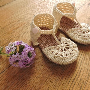 Cream baby sandals crochet pattern. Baby shoes pdf 0 to 6 months image 3