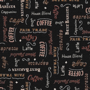 Puede incluir: Fondo negro con un patrón repetido de palabras y frases relacionadas con el café en blanco, marrón y rojo. Las palabras incluyen "Coffee", "Latte", "Espresso", "Cappuccino" y "Fair Trade".