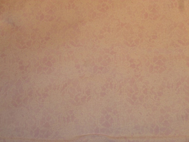 Patchworkstoff pale pink patterned image 2