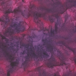 Könnte beinhalten: Abstrakter Aquarellhintergrund in Violett- und Rosatönen. Die Farben verschmelzen zu einem weichen, verträumten Effekt.
