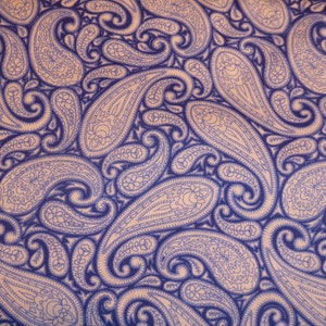 Patchworkstoff mittelblau weiß Paisley Bild 1