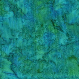 Può includere: Motivo astratto acquerello blu e verde su uno sfondo strutturato. I colori sono mescolati per creare un effetto vorticoso.