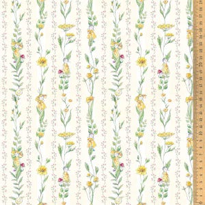 Könnte beinhalten: Weißer Stoff mit einem sich wiederholenden Muster aus gelben Blumen und kleinen Figuren in gelben Kleidern. Der Stoff hat dünne vertikale Streifen.