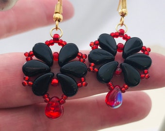 Georgia Bulldogs UGA Team Spirit Red & Black Beaded Chandelier Dangle Flower Earrings - Game Day Earrings Go Dawgs