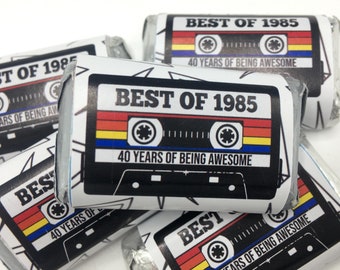 24 cintas de casete para fiesta de 40 cumpleaños, pegatinas de 40 cumpleaños para envoltorios de mini barras de caramelo, lo mejor del cumpleaños de 1985, 40 cumpleaños vintage