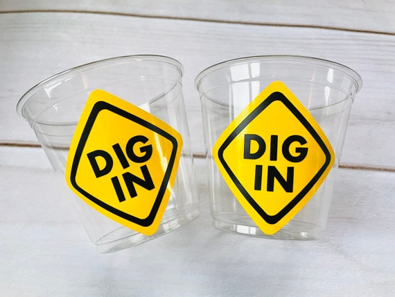 Construction Party Cups, Dig In, Black & Yellow Signs