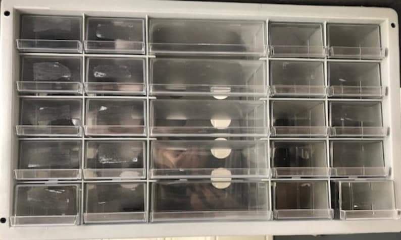 second-hand Rack for storing your pearls