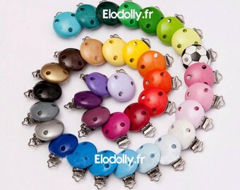 Wooden pacifier clip