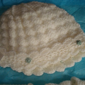 Vintage Infant White Crochet Sweater and Bonnet Set from the 1960's From a Smoke-Free Home Will Ship Worldwide image 3