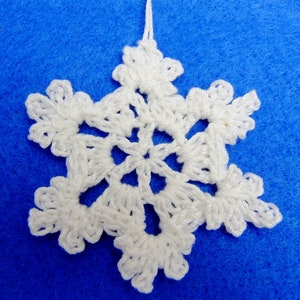 Häkelgarn weiße Schneeflocke Applikation Weihnachtsschmuck Winterdekoration 5,5 cm