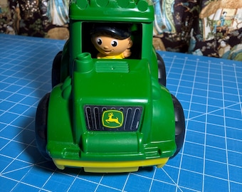 Mega Bloks John Deere Tractor • Toddler Farm Vehicle • Green & Yellow Mini Tractor with Driver • Preschool Building Toy