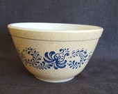 Vintage Pyrex Homestead Small Mixing Bowl, Smallest Nesting Bowl, Homestead Pattern Pyrex, Small Nesting Bowl, 5 3 4 in.