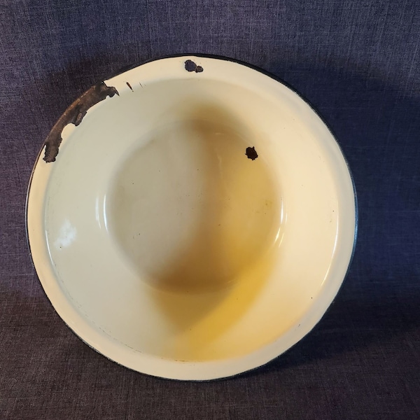 Cream Yellow Enamelware Bowl or Wash Basin, Vintage Yellow Enamelware Bowl, 8 in.