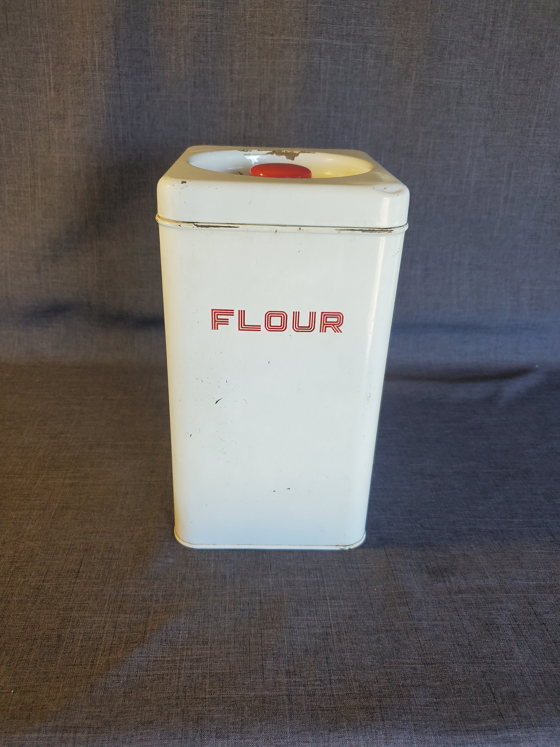 Flour Canister White Tin W Airtight Lid, Large Flour Containers, Food  Storage, Rustic Kitchen Jar, Farmhouse Bakery Decor, Women Baker Gifts 