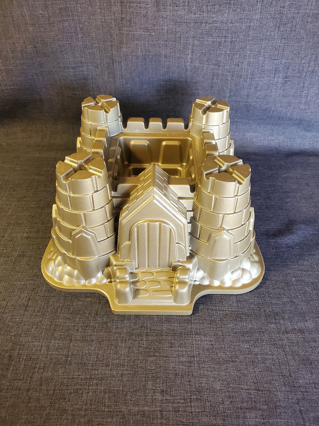 Nordic Ware castle Bundt Cake Pan, 10 Cup Nordic Ware Cake Pan, Nordic