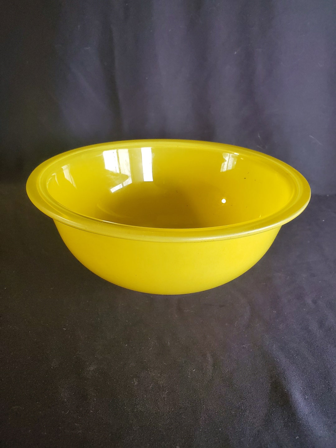 Yellow Clear Bottom Pyrex Mixing Bowl, Yellow Pyrex Mixing Bowl, 1.5