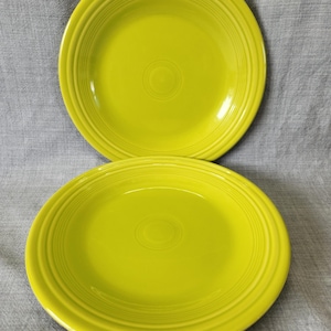 Set of 2 Vintage Fiesta Ware Lemongrass or Chartreuse Dinner Plates, Fiesta Dinner Plates